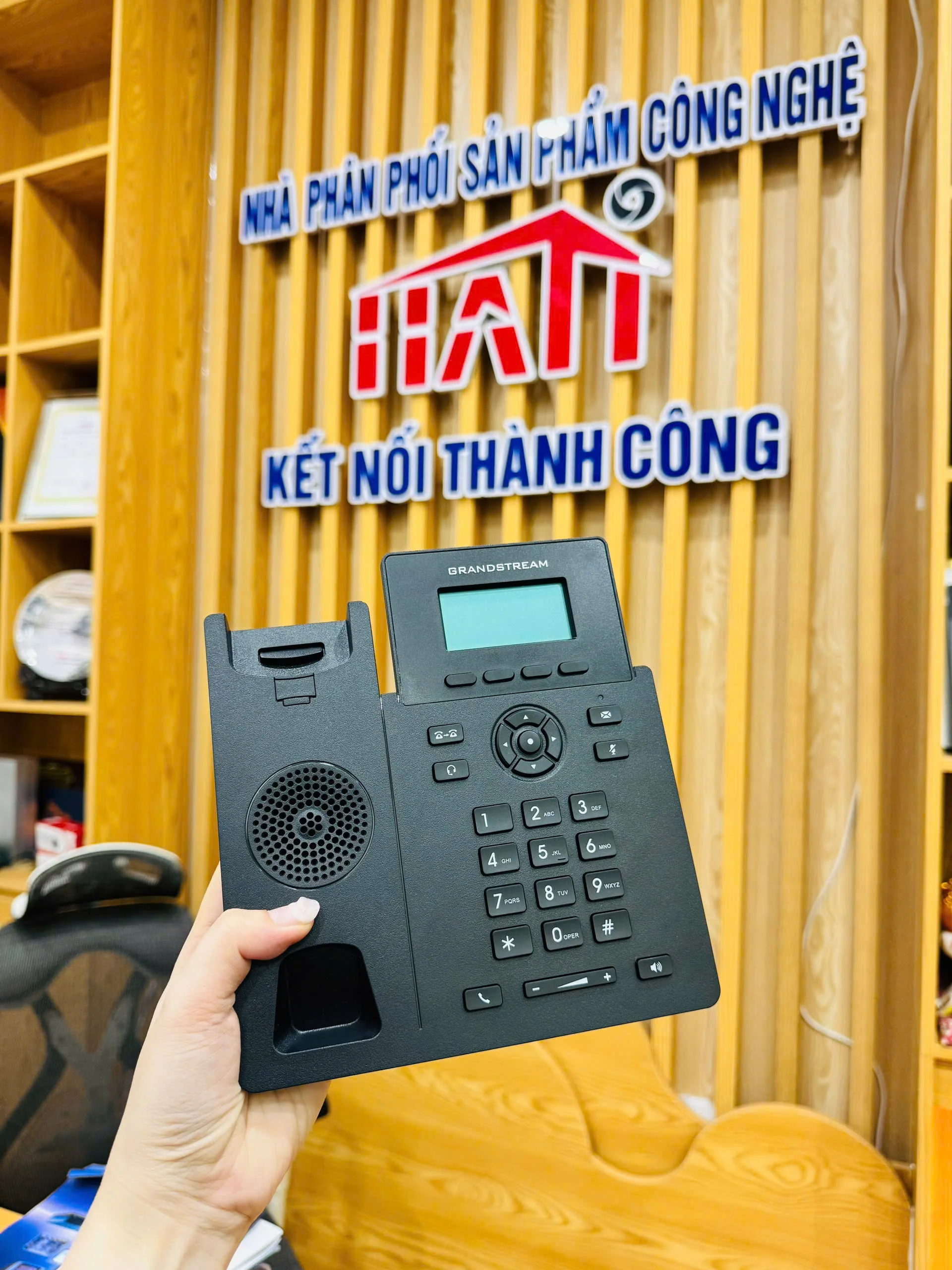 Điện thoại IP để bàn, hữu tuyến GRP2601 chính hãng